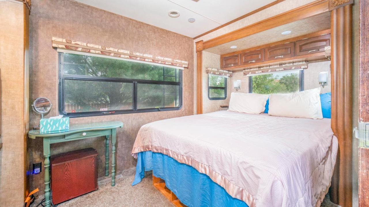 Outdoor Glamping Large 5th Wheel Setup Ok4a *