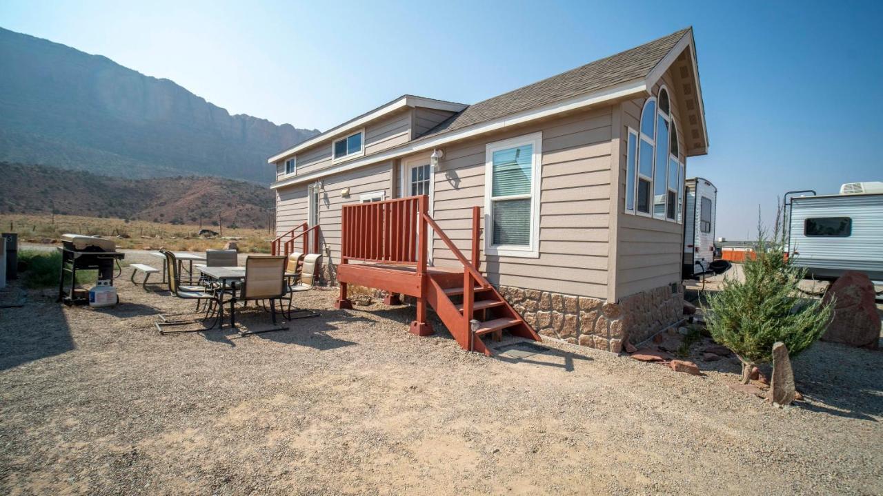 Funstays Glamping Tiny House Double Loft Site 6 *