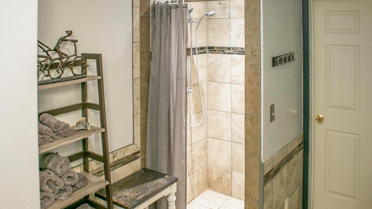 Apartment Funstays Glamping Tiny House Double Loft Site 6