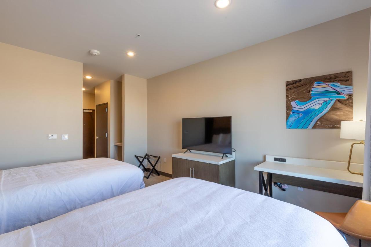 Scenic View & Hotel 3*