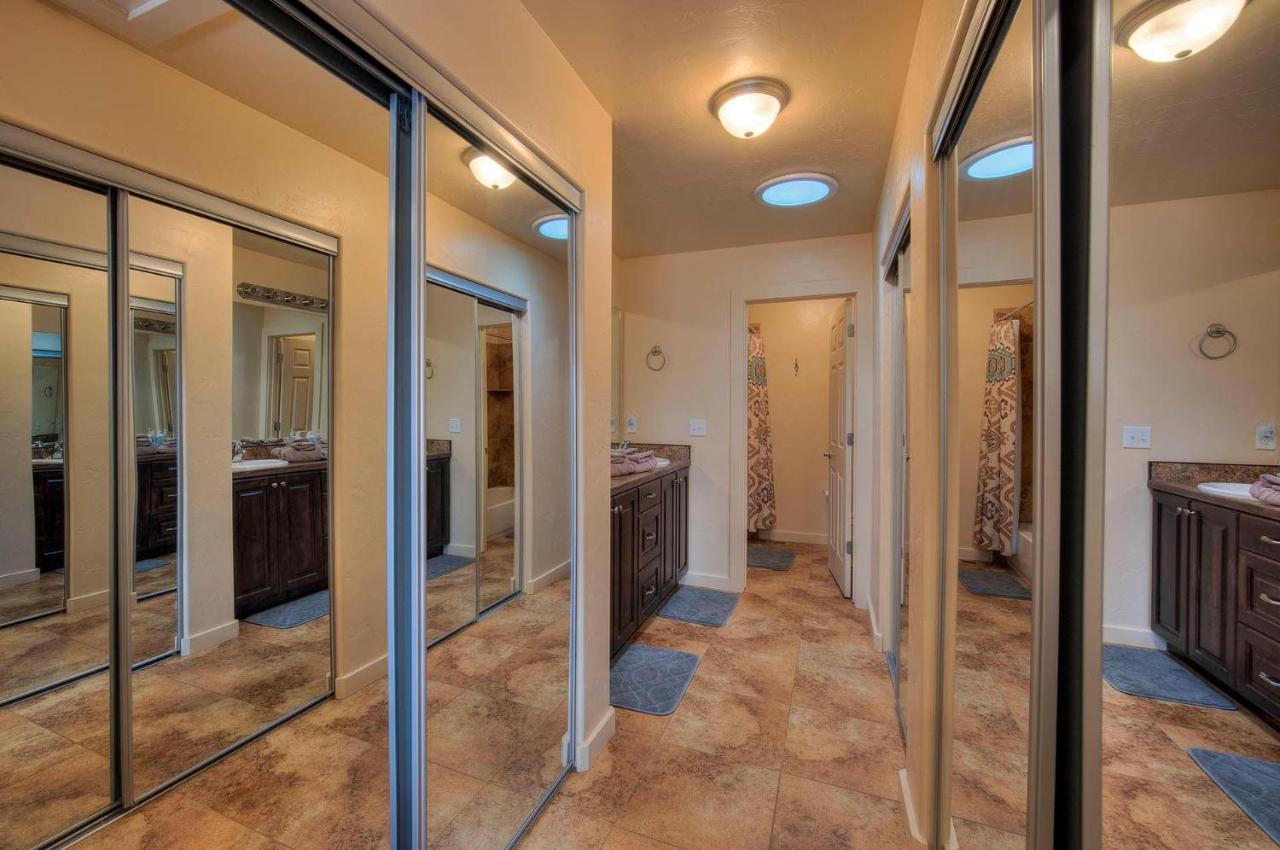 Rim Village Vista Unit 10 A7 2 *