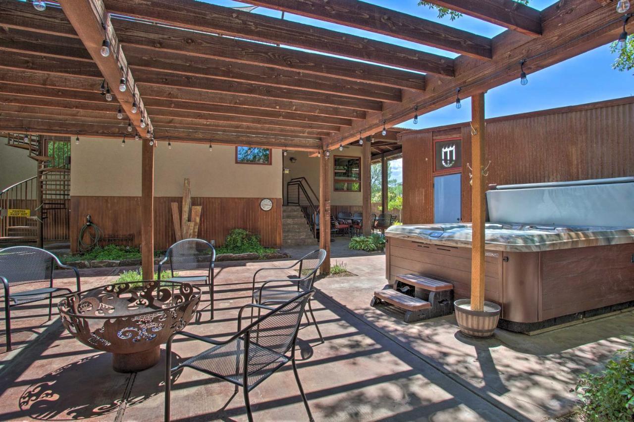 Holiday home Getaway With Ample Parking, Walk To Main Street *
