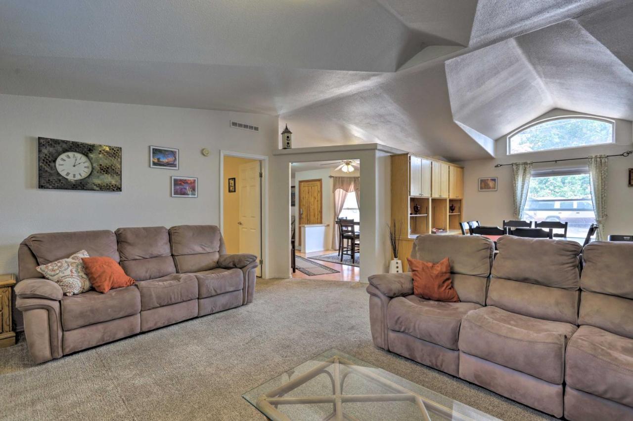 Red Rock Rambler With Hot Tub And Views! Holiday home