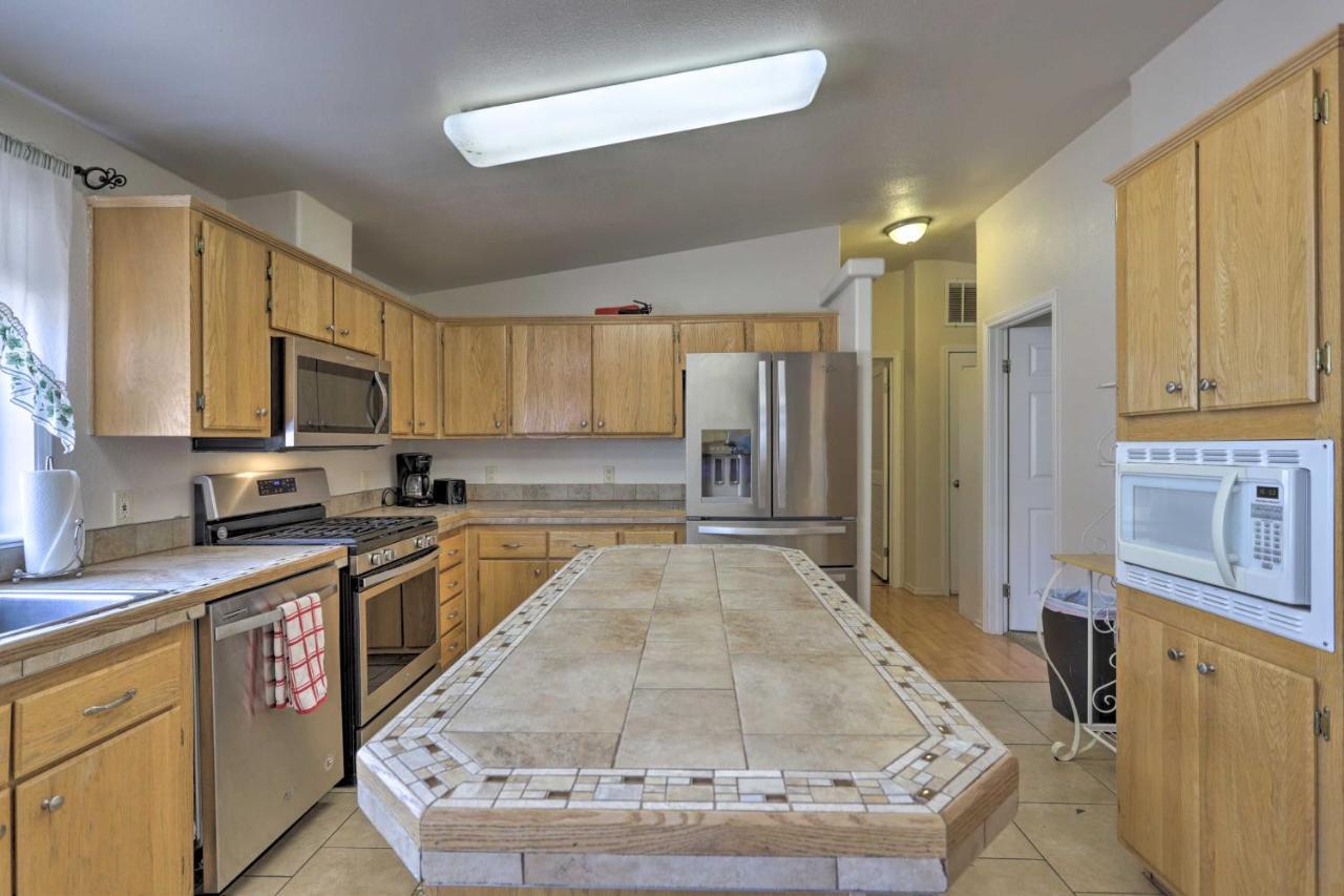 Red Rock Rambler With Hot Tub And Views! Holiday home Moab