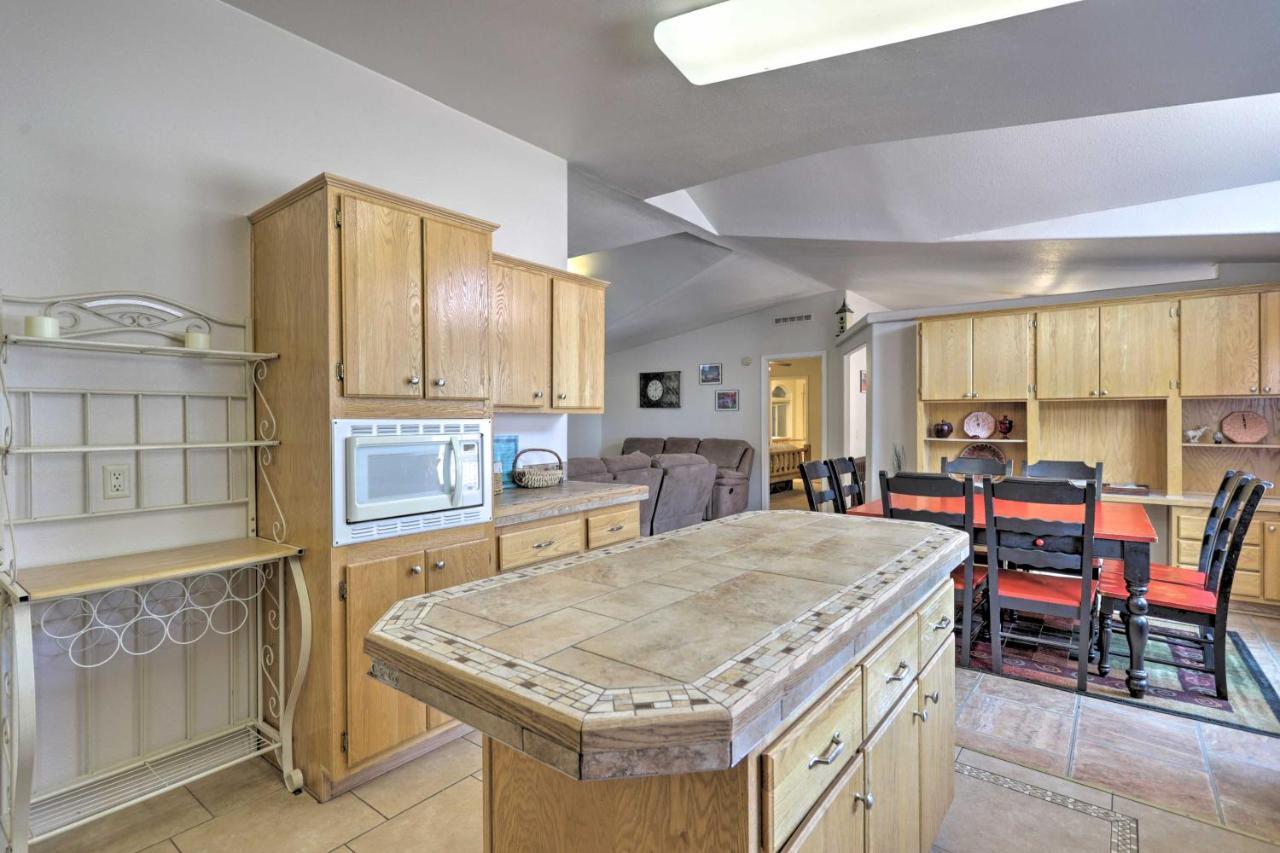 Red Rock Rambler With Hot Tub And Views! Holiday home Moab