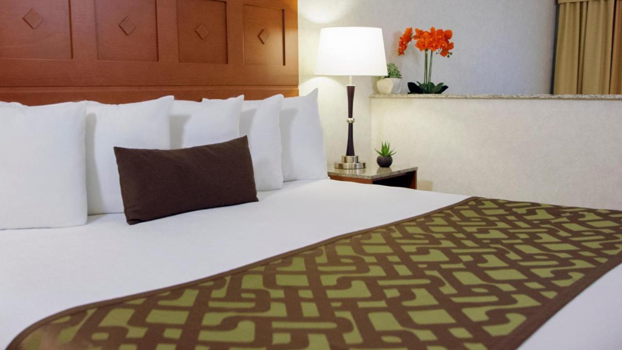Valley Hotel