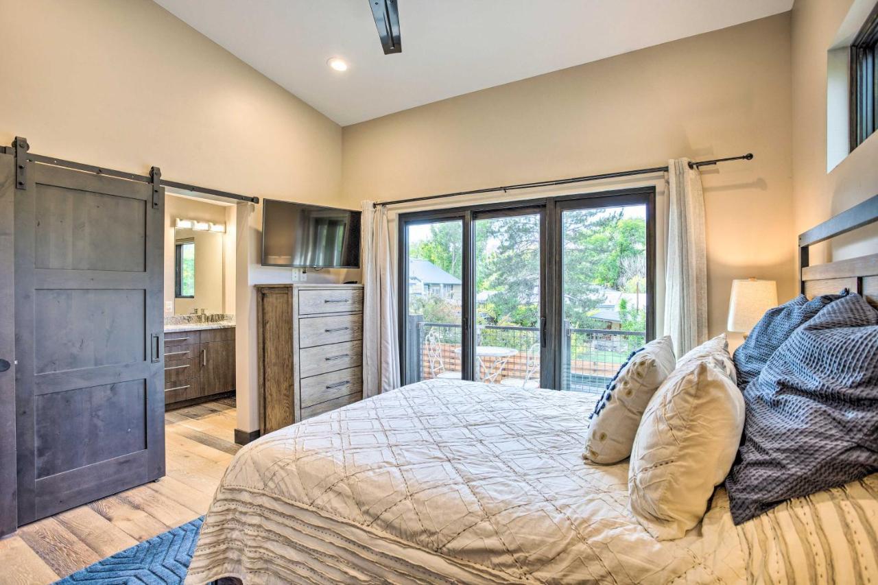 Sleek And Modern Townhome, 3 Blocks To Main St! Holiday home
