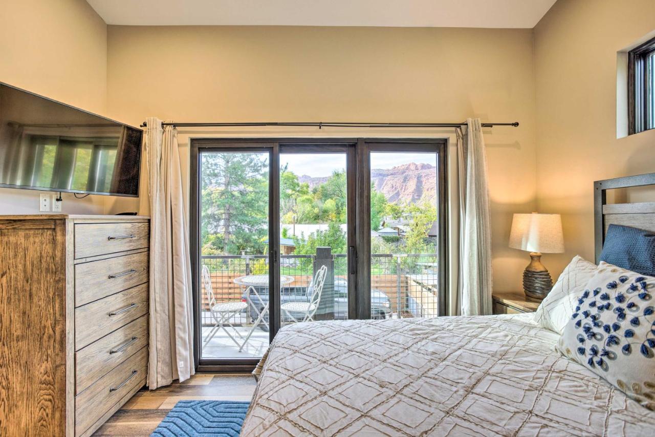 Sleek And Modern Townhome, 3 Blocks To Main St! Holiday home Moab