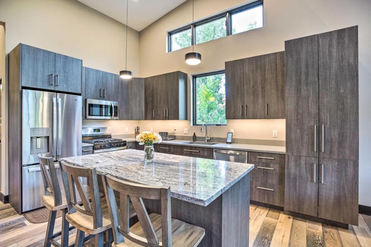 Sleek And Modern Townhome, 3 Blocks To Main St! Moab