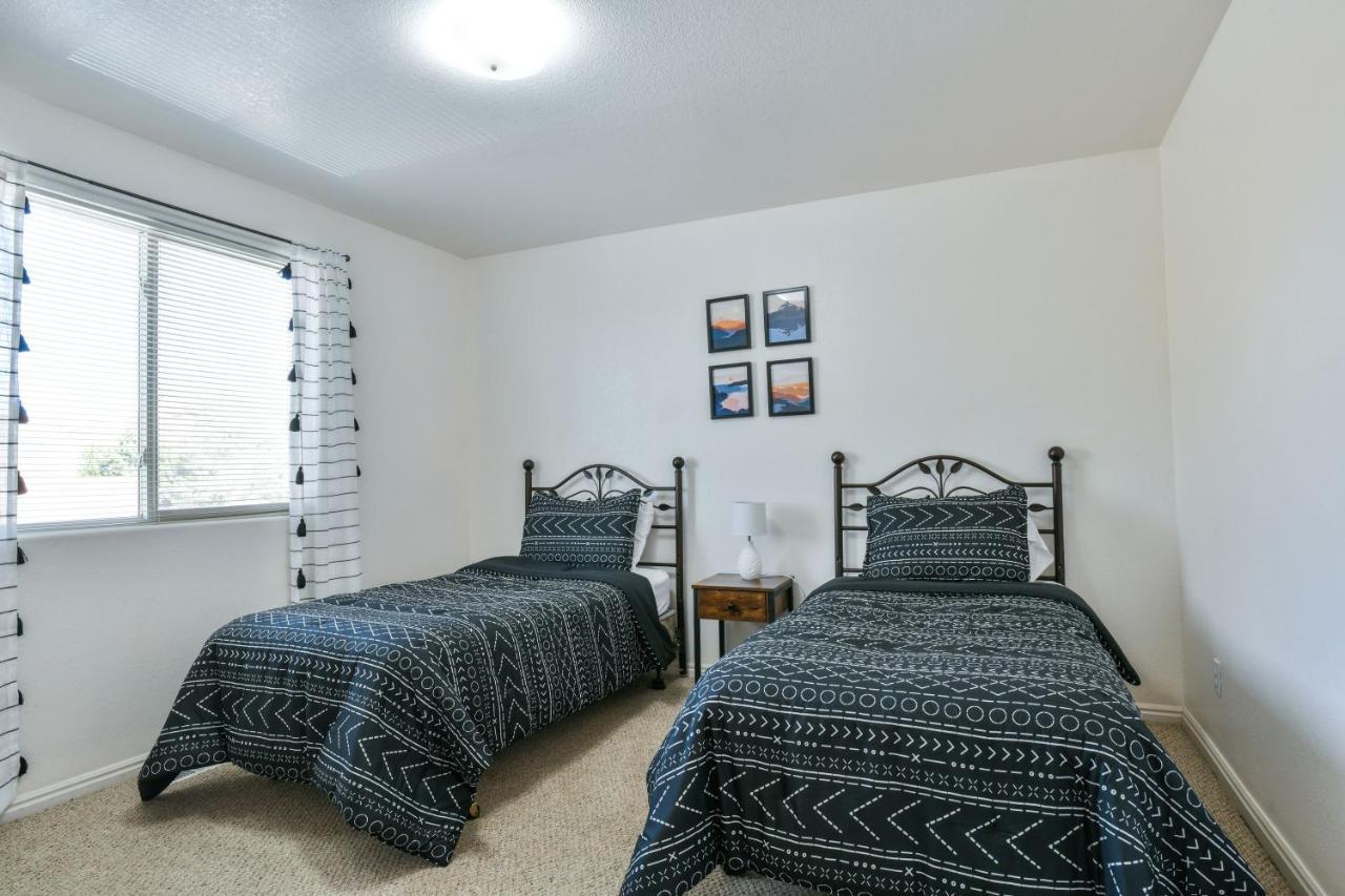 New Listing - Solano Vallejo 3246 In The Beautiful Red Rock Canyons Of * Moab