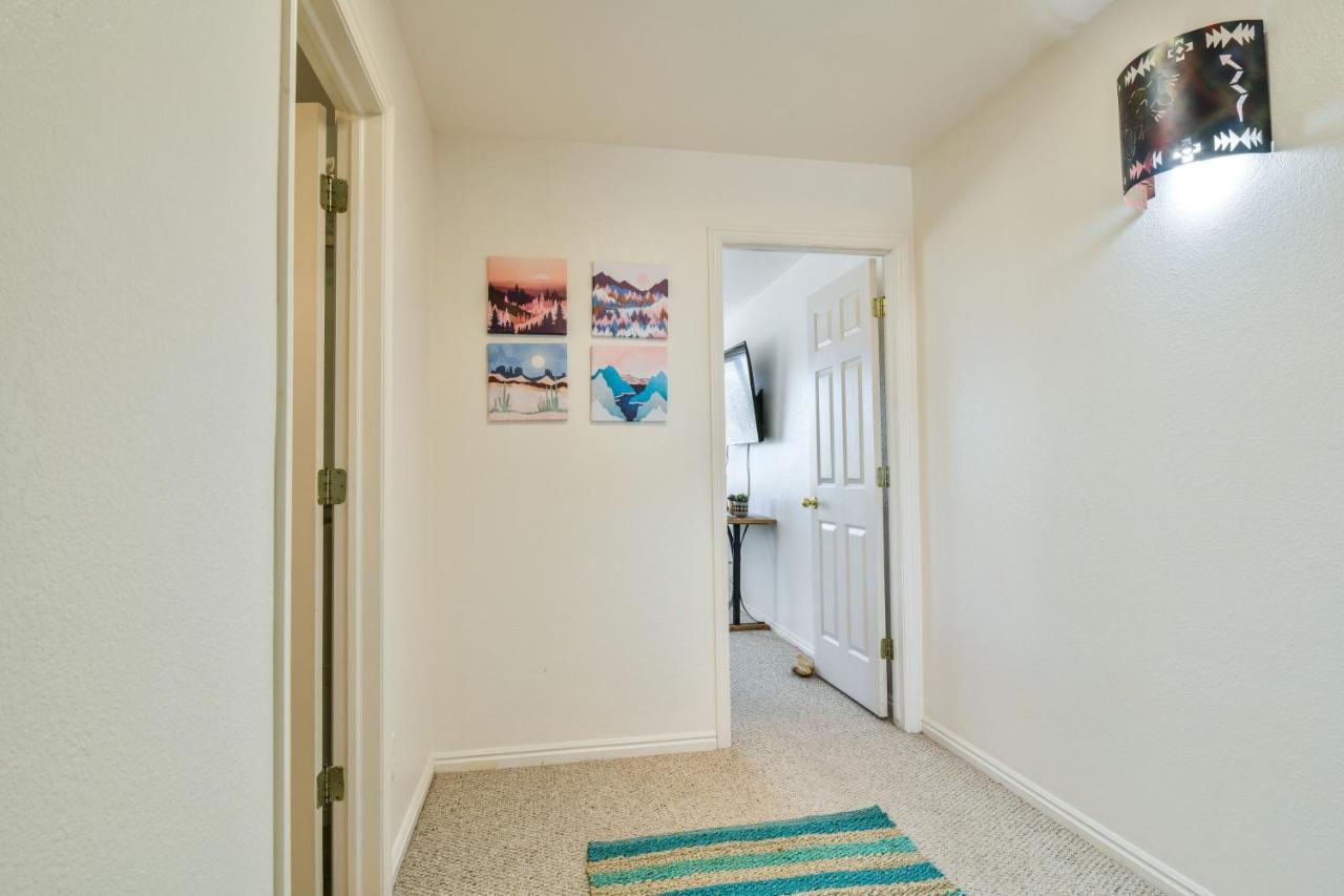 New Listing - Solano Vallejo 3246 In The Beautiful Red Rock Canyons Of * Moab