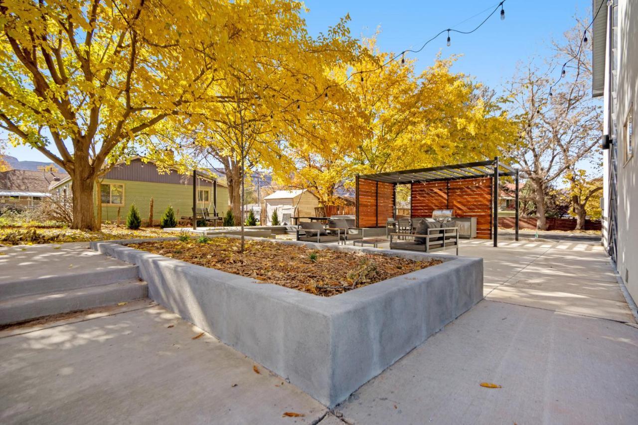 Modern Mesa #5 *