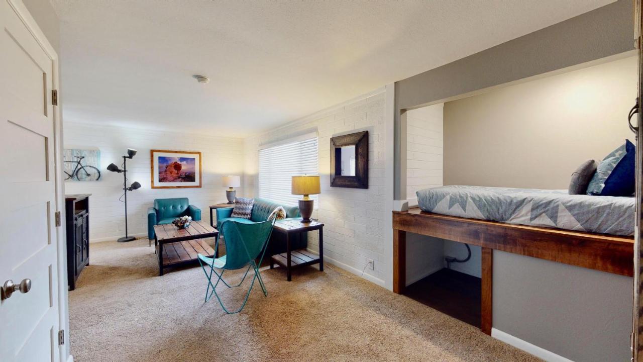 Apartment Purple Sage Flats #8 *