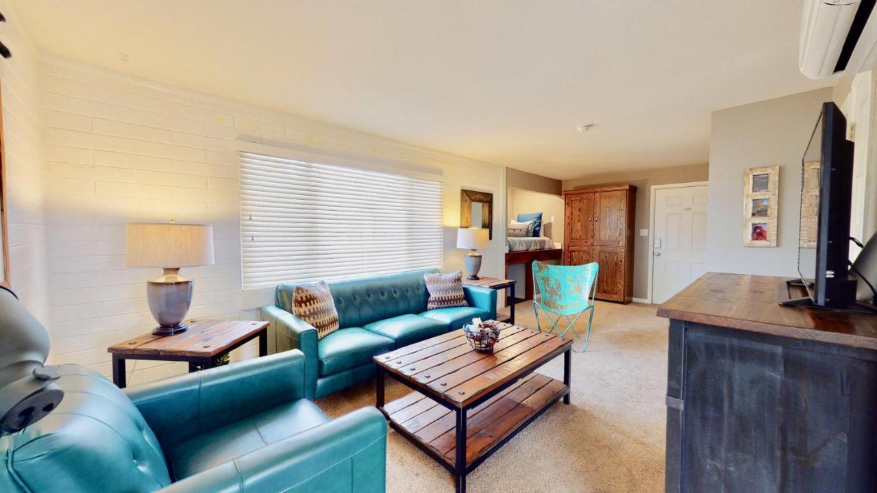 Apartment Purple Sage Flats #8 *