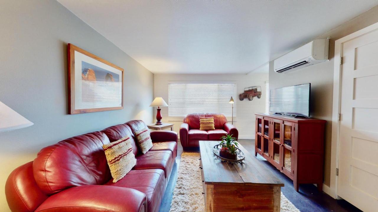 Apartment Purple Sage Flats #5 *