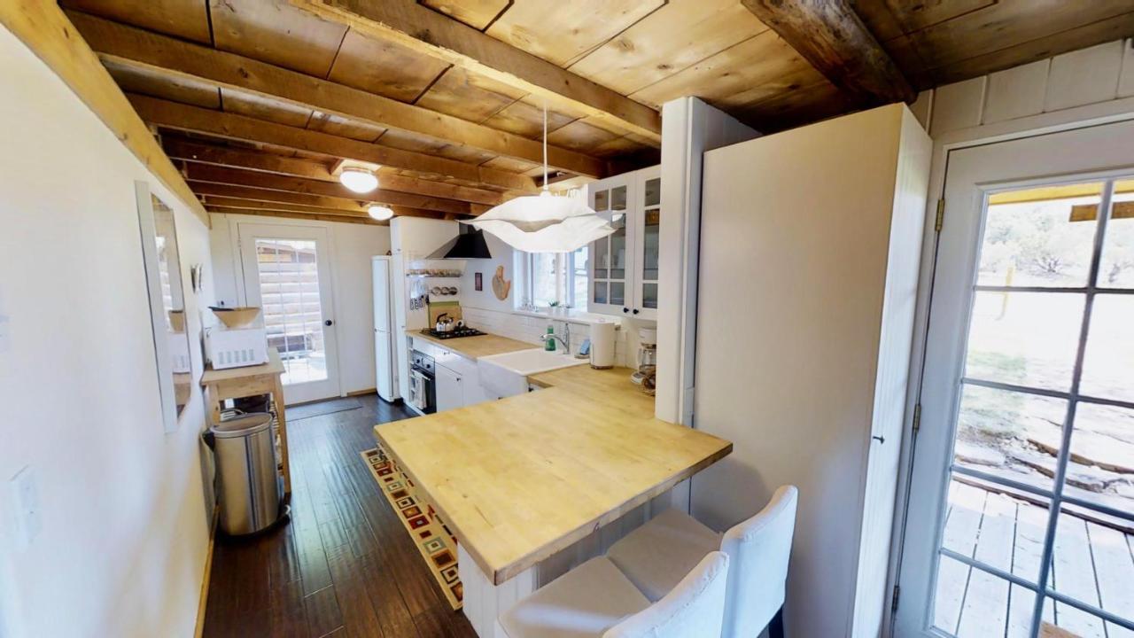 Pack Creek ~ Road House Holiday home