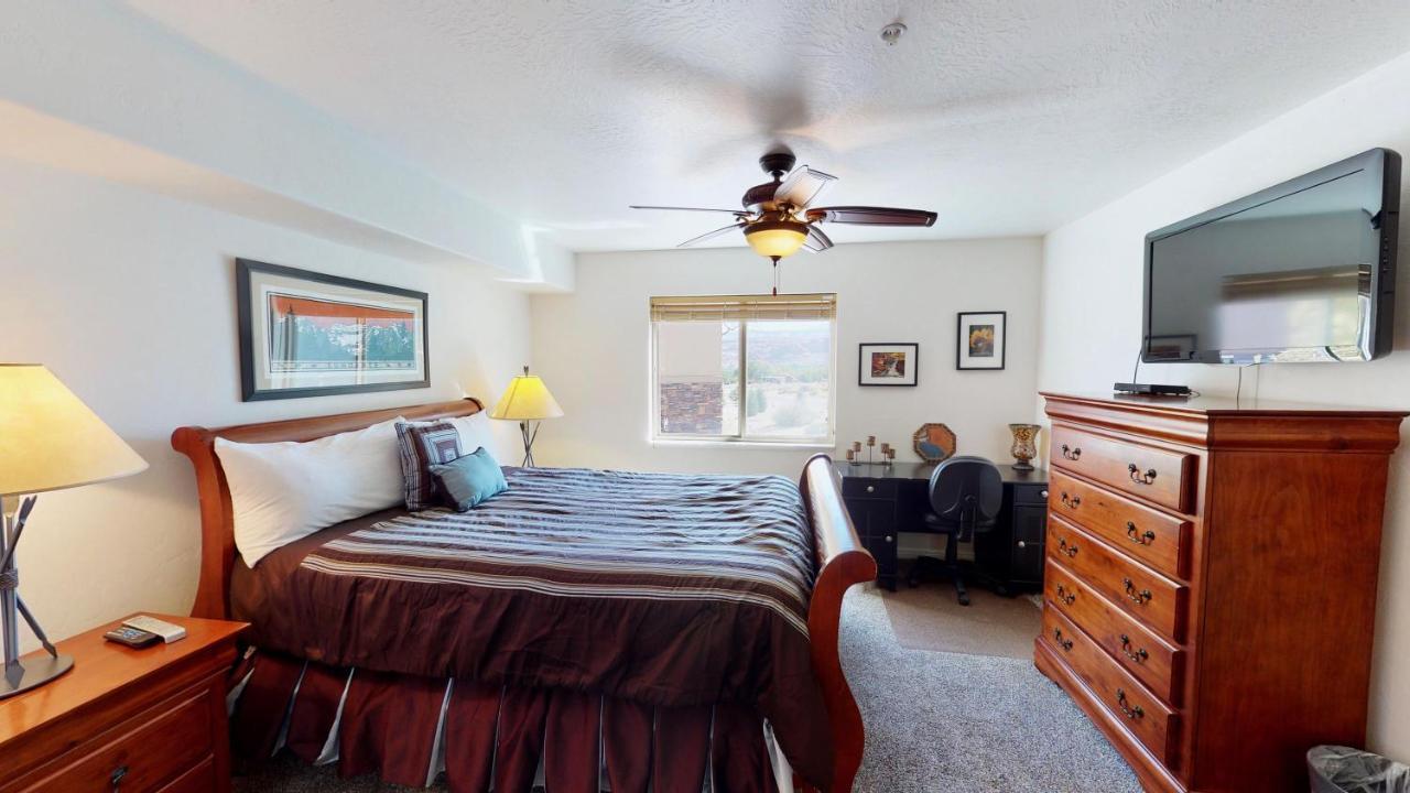 Apartment Red Cliff #1h
