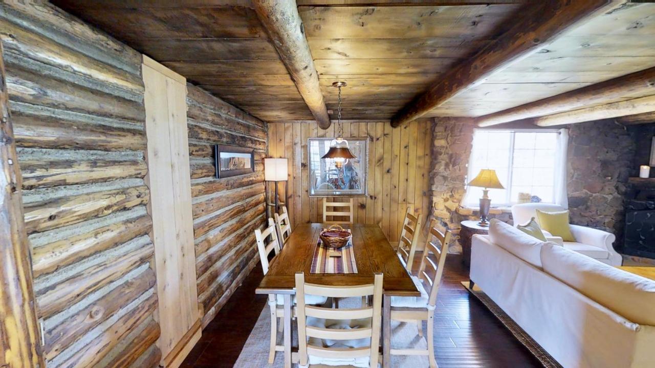 Pack Creek ~ Road House Holiday home