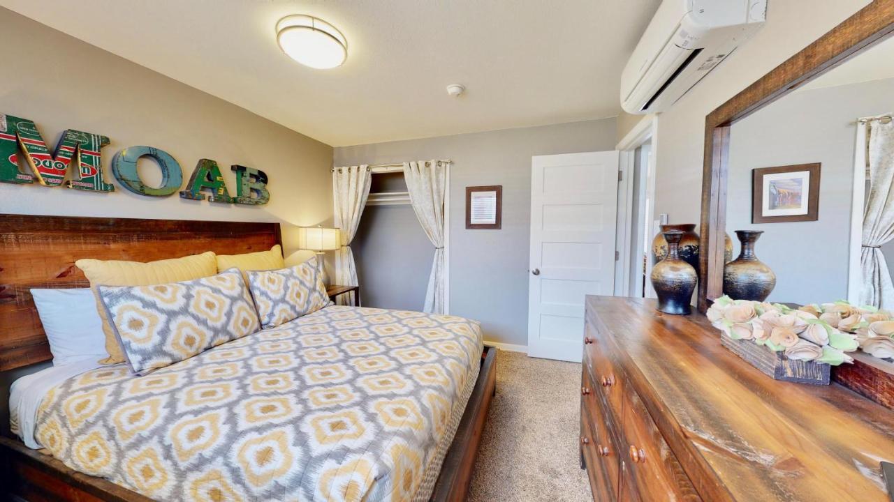 Apartment Purple Sage Flats #3 *