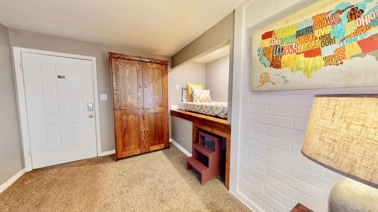 Apartment Purple Sage Flats #3