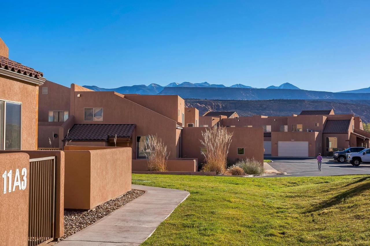 Rim Village Vista Unit 11 A3 *