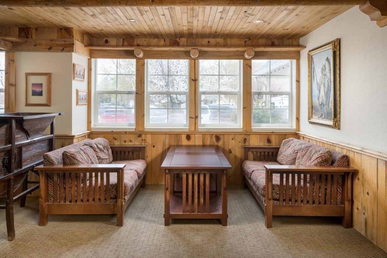 River Canyon Motel