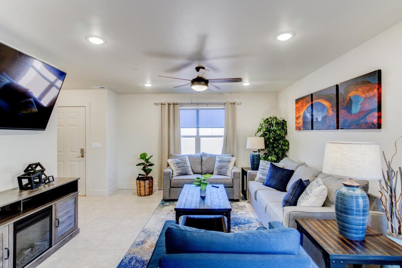 Luxury 2 Bedroom - Elevated *