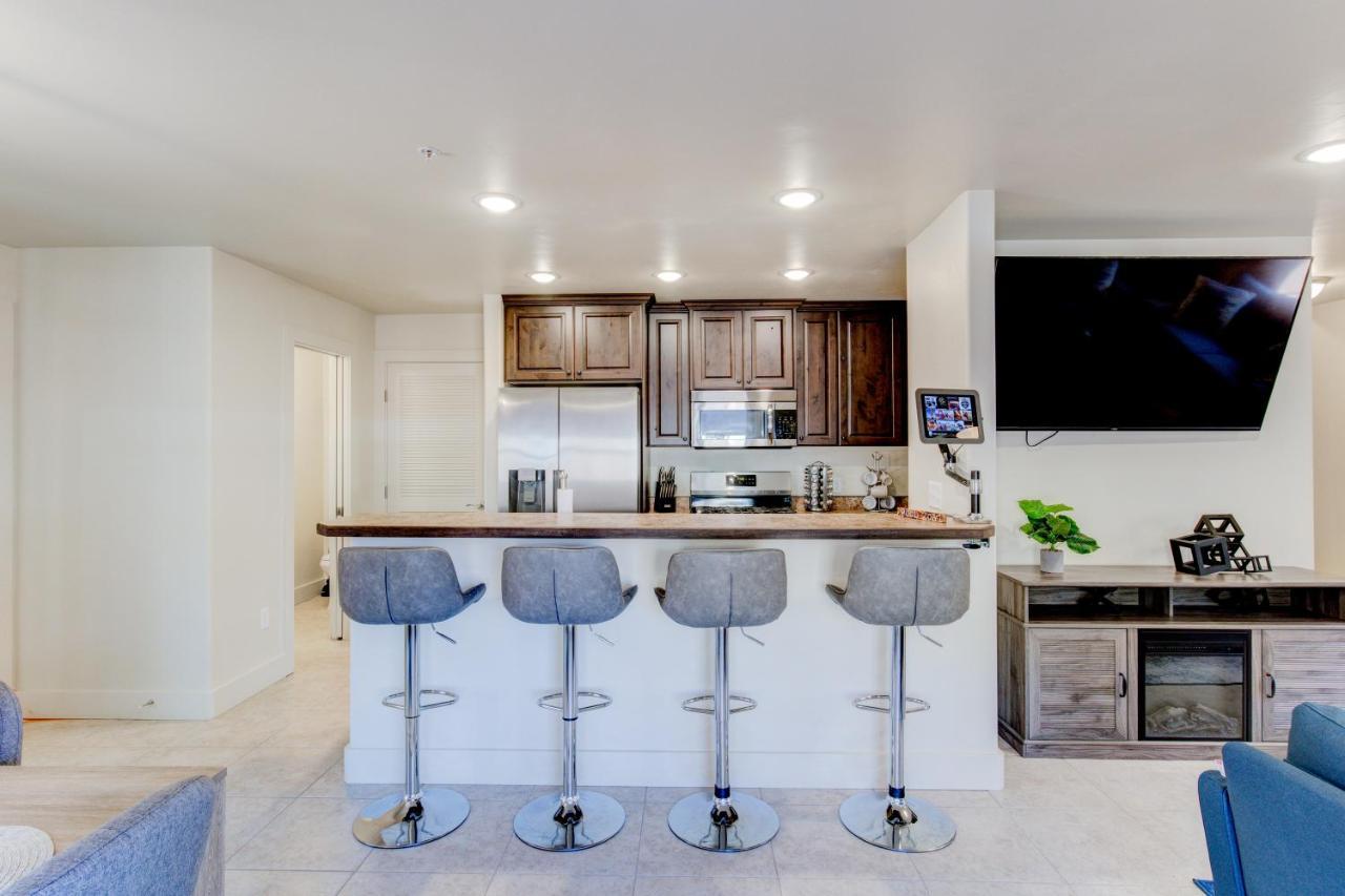 Luxury 2 Bedroom - Elevated *