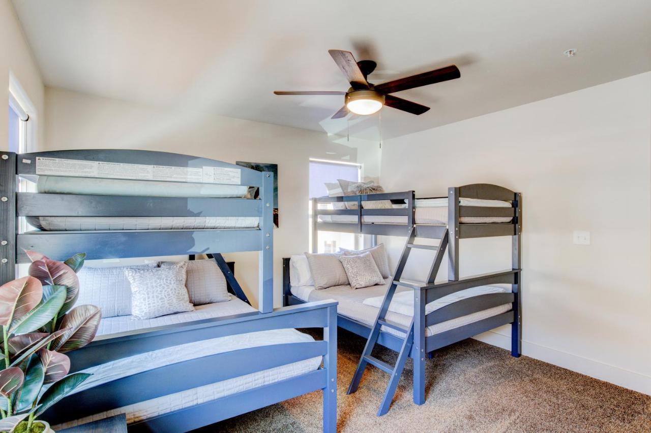 Luxury 2 Bedroom - Elevated