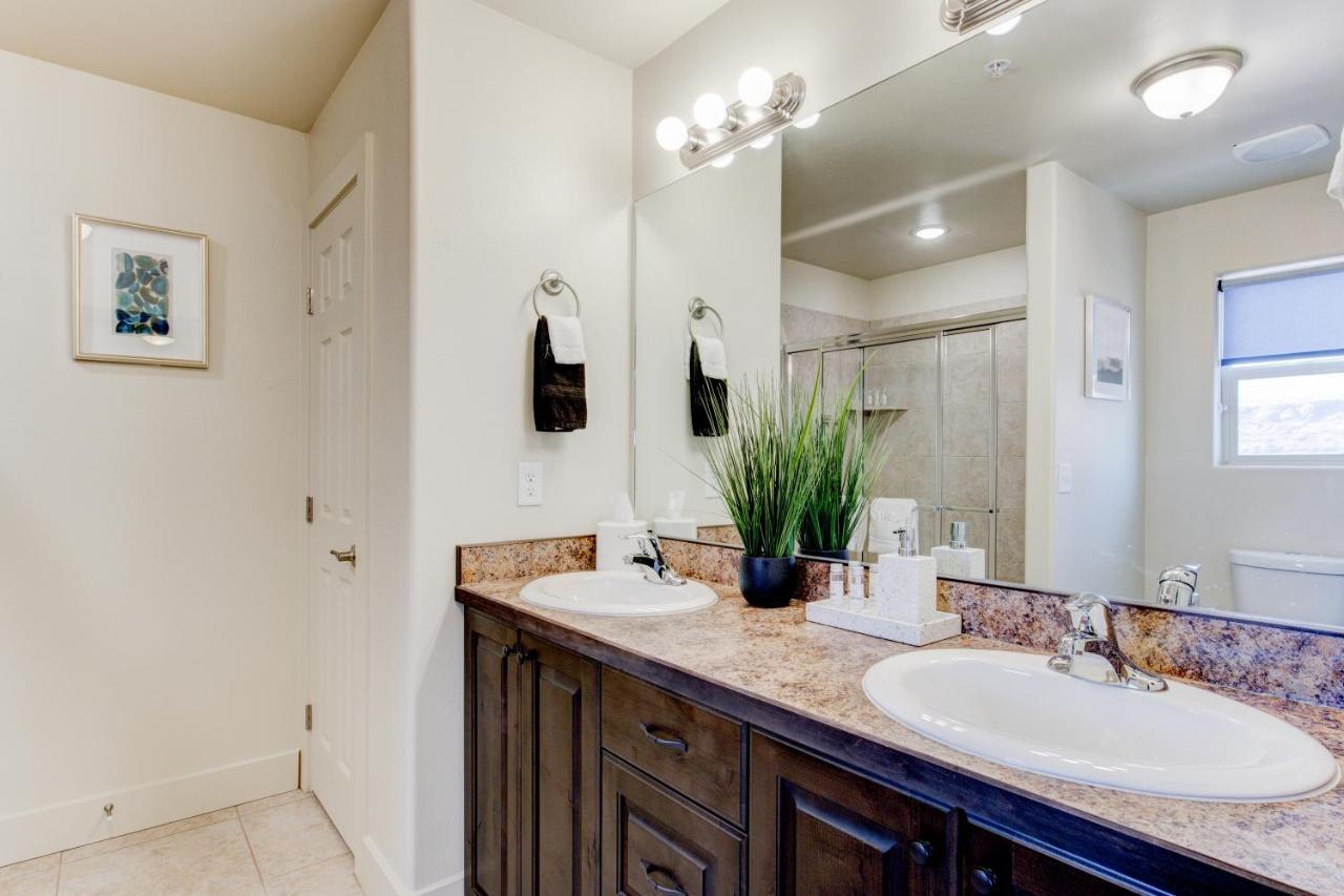 Luxury 2 Bedroom - Elevated Holiday home *