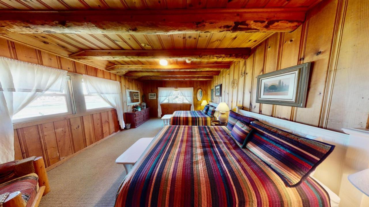 Pack Creek ~ Ranch House Holiday home *