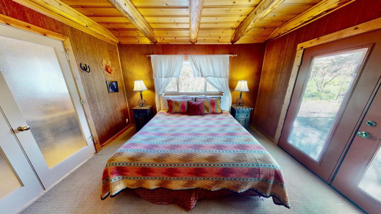 Pack Creek ~ Ranch House Holiday home *