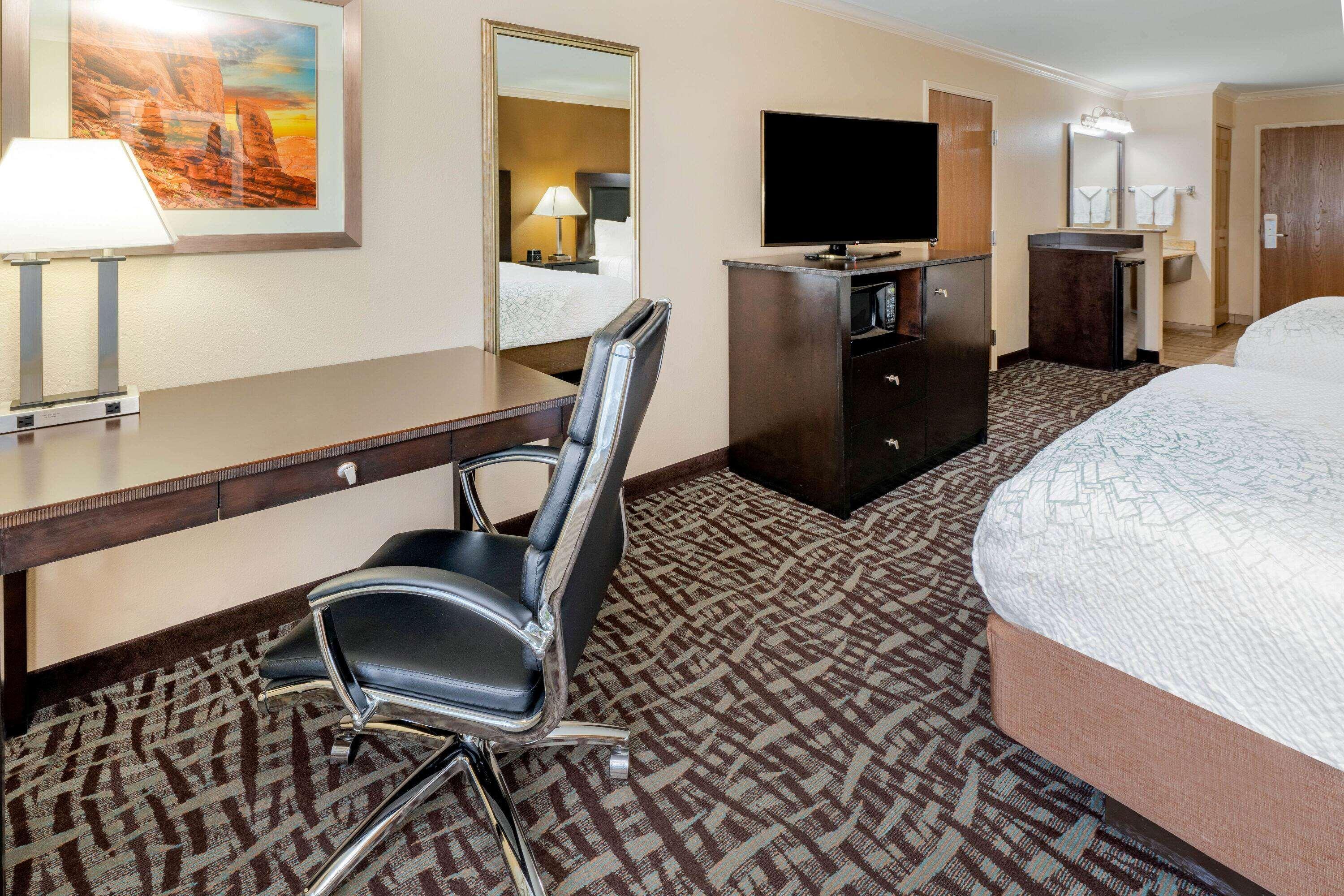 Hotel La Quinta By Wyndham 3*