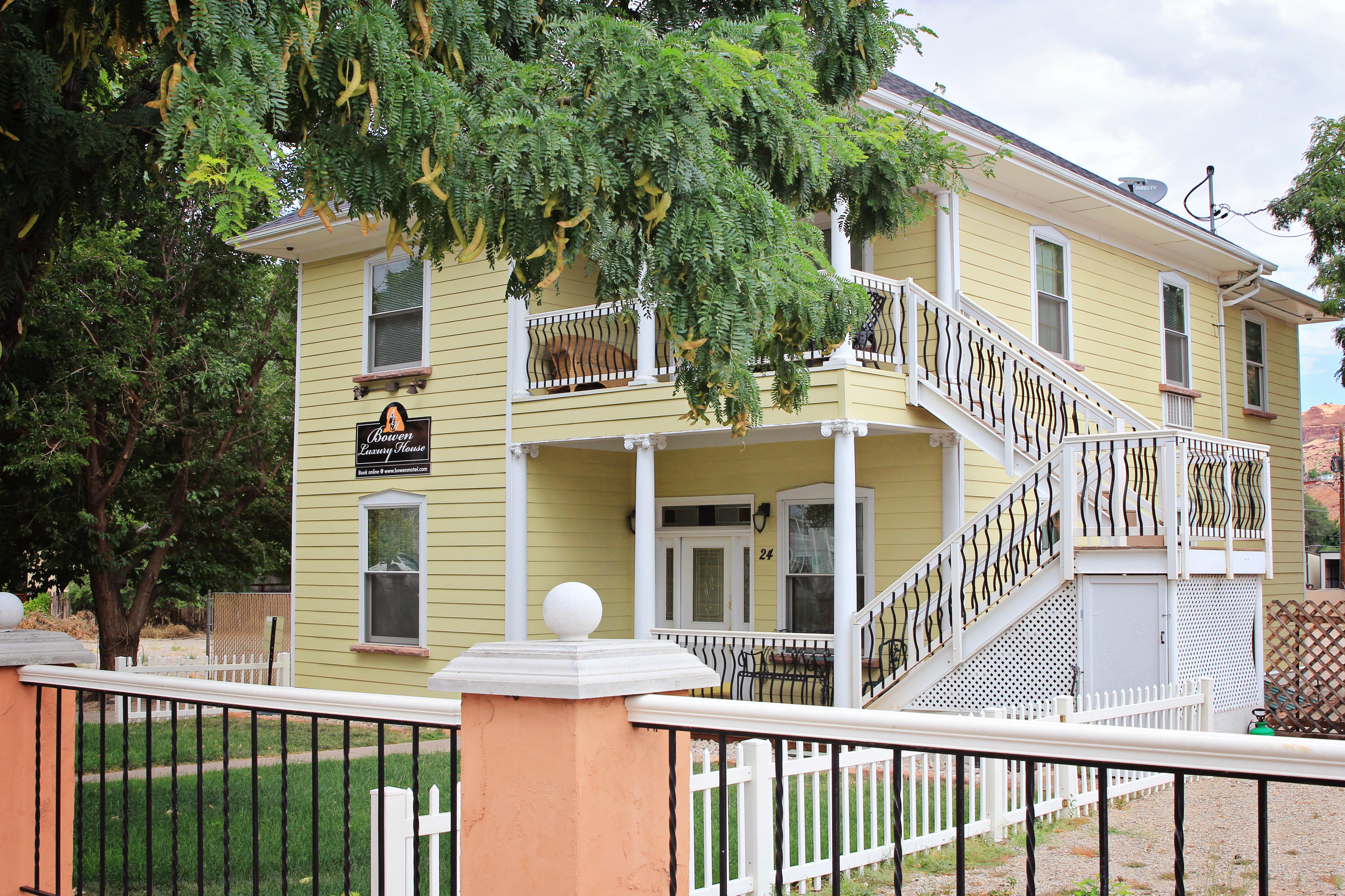 Bowen Motel