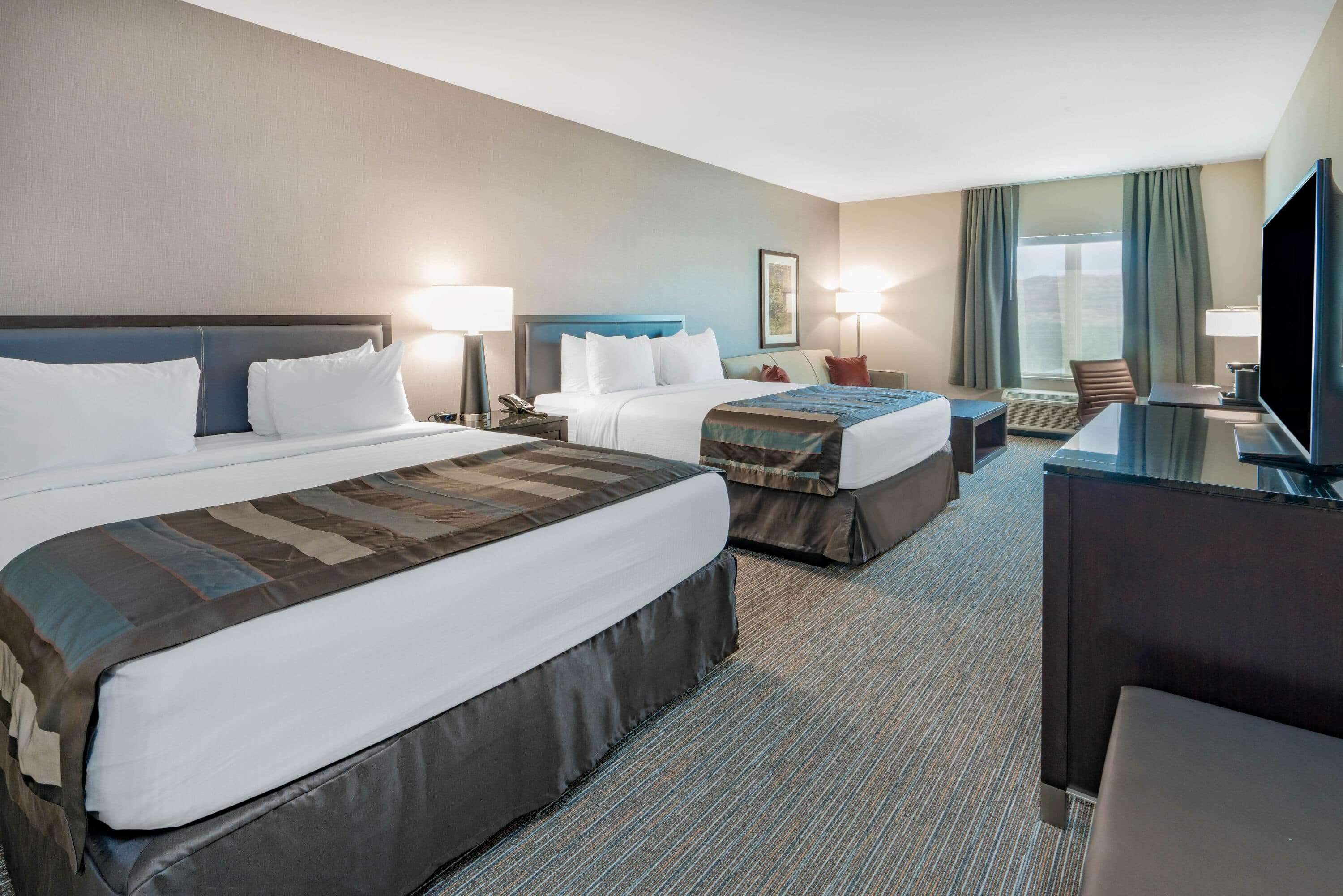 Wingate By Wyndham Hotel 3*