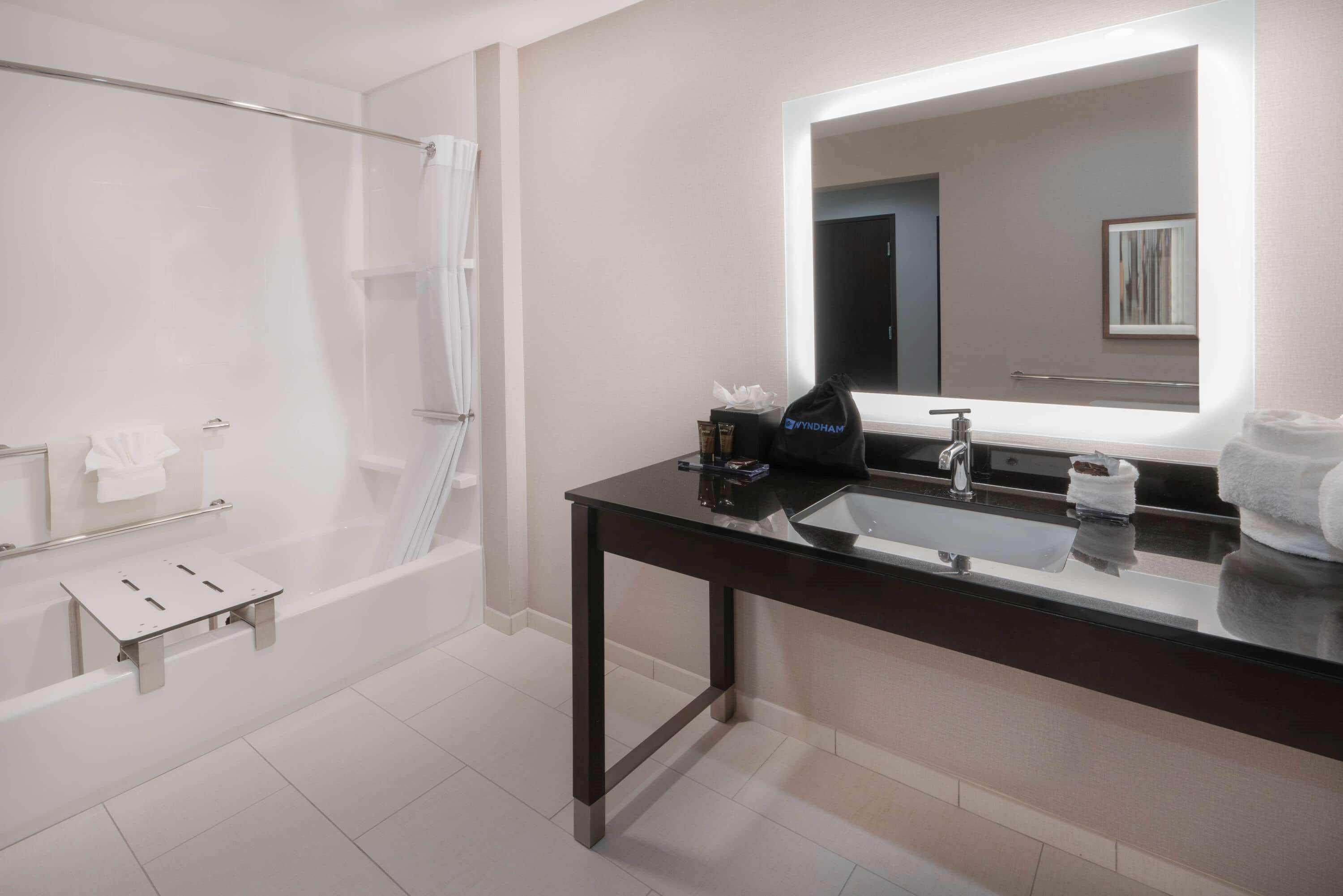 Wingate By Wyndham Hotel 3*