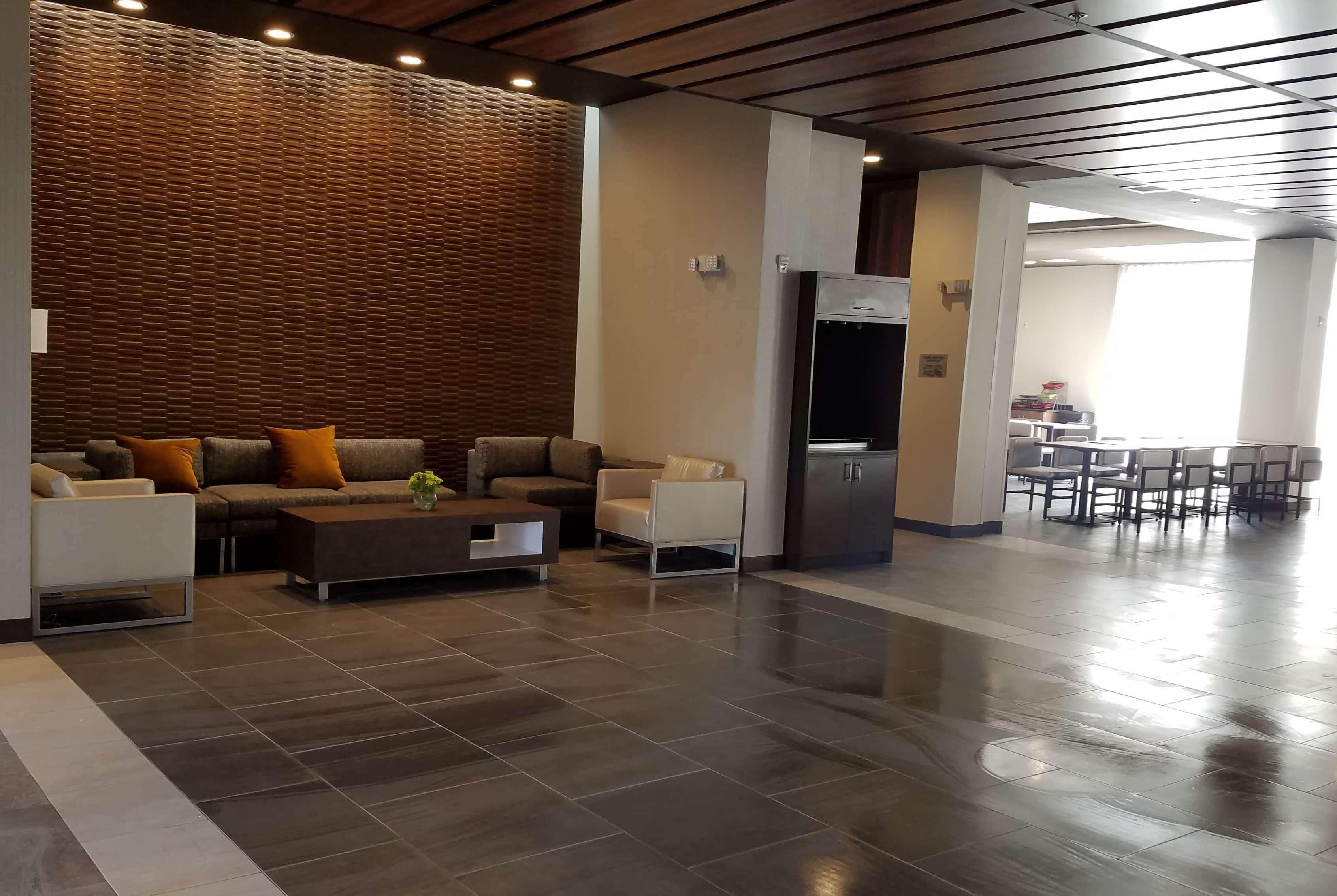Wingate By Wyndham Hotel