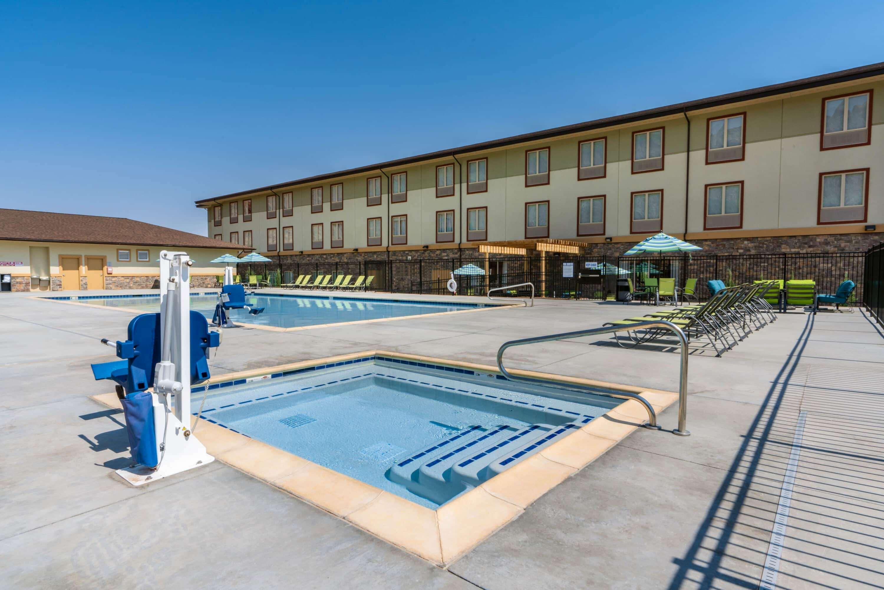 Wingate By Wyndham Hotel 3*