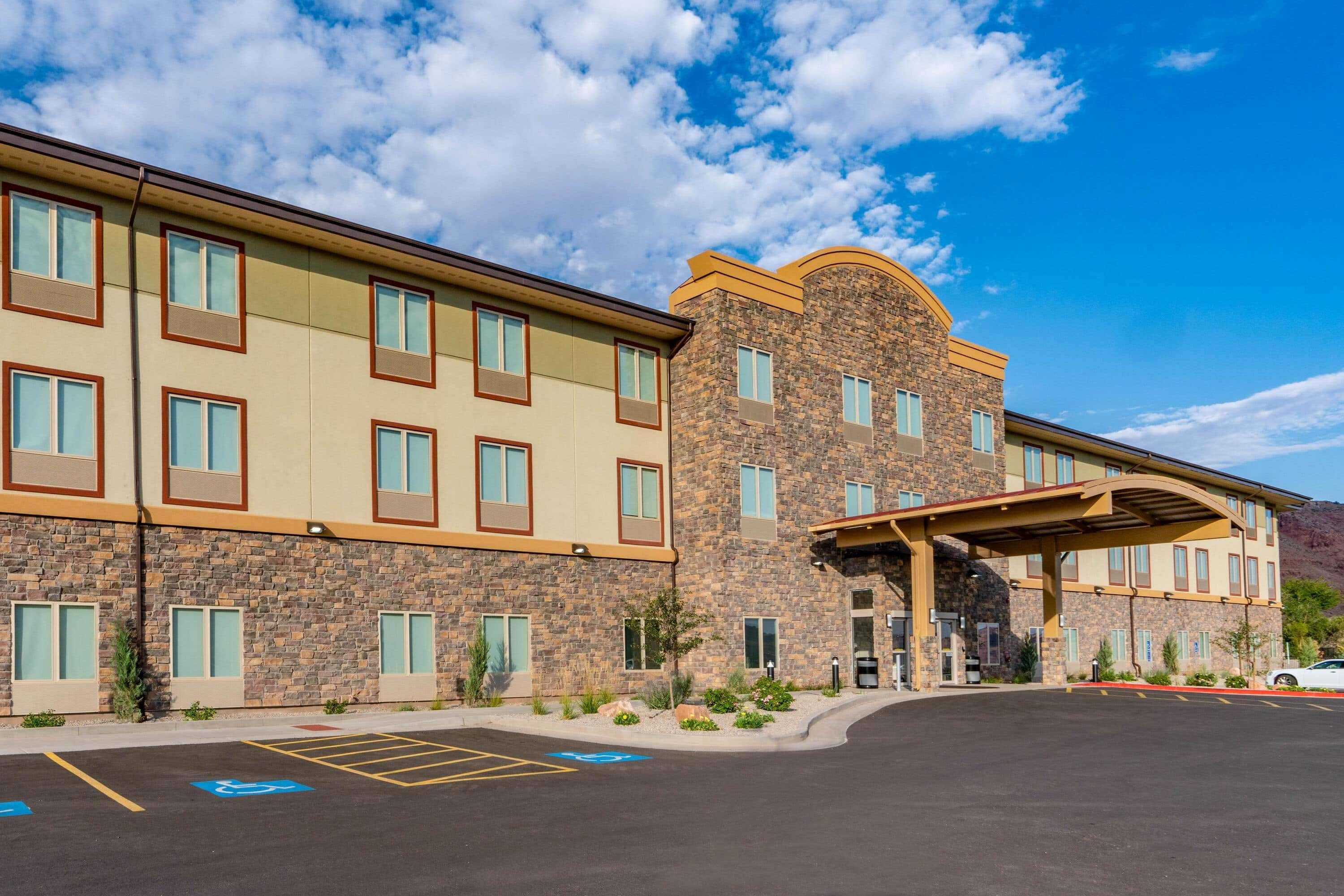 Hotel Wingate By Wyndham 3*