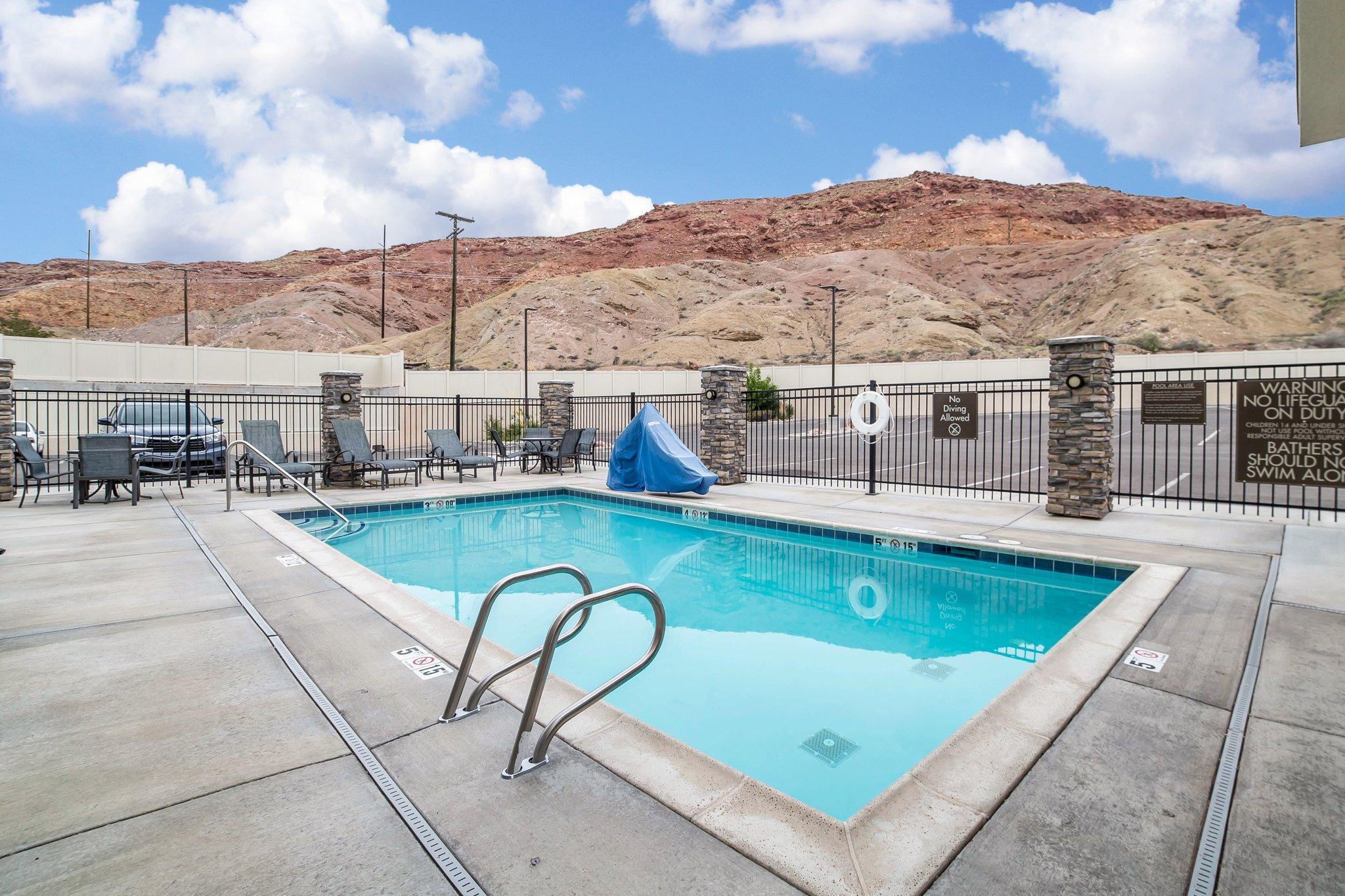 Quality Near Arches National Park Hotel 2*