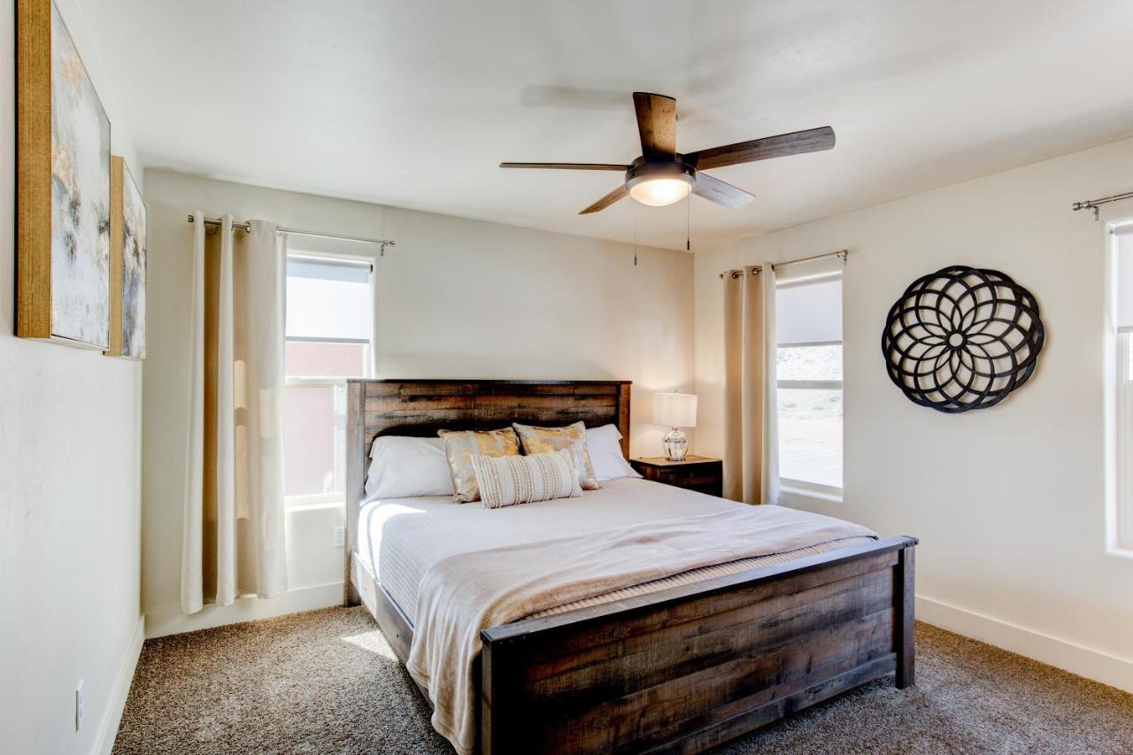 Luxury 2 Bedroom - Elevated *