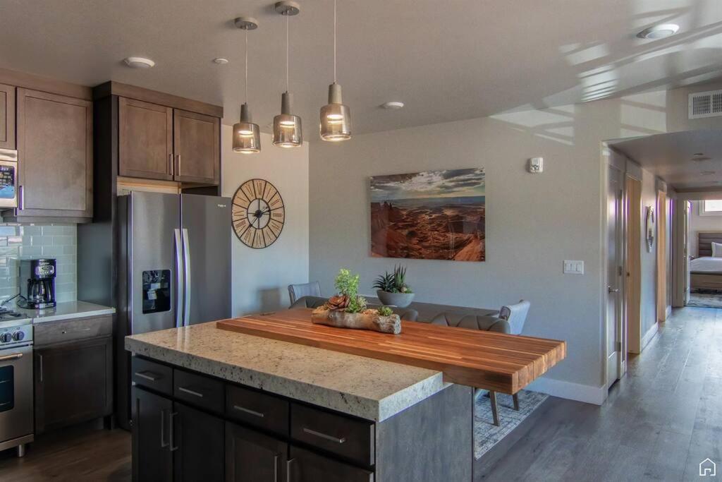 Sage Creek At Desert Reflections Apartment *