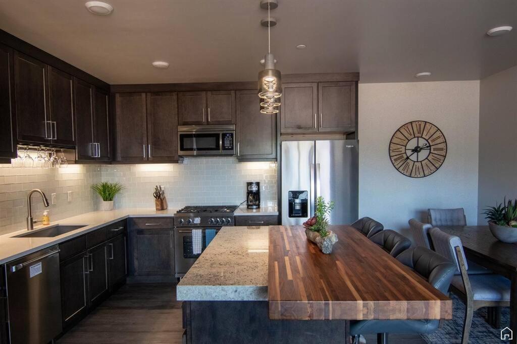 Sage Creek At Desert Reflections Apartment