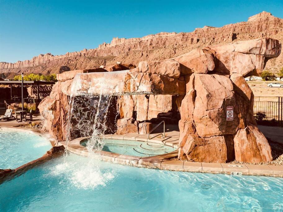Sage Creek At Desert Reflections Apartment *