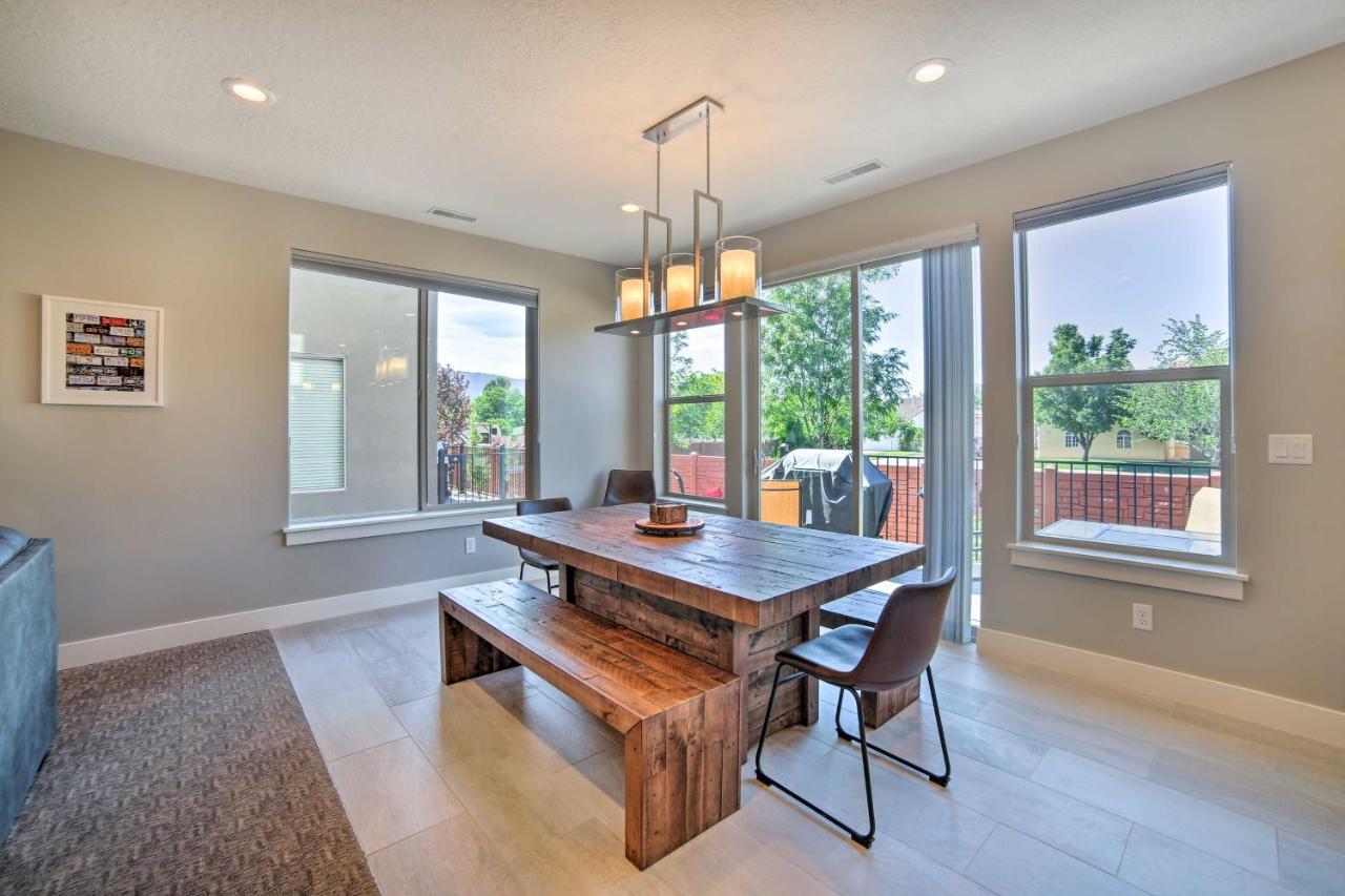 Holiday home Luxury Vacation With Pool Access! Moab