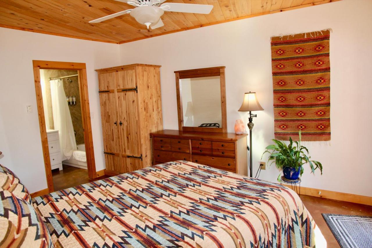 Red Moon Bed & Breakfast *