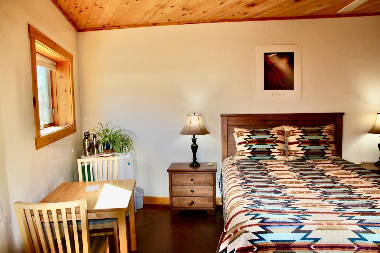 Red Moon Bed & Breakfast *