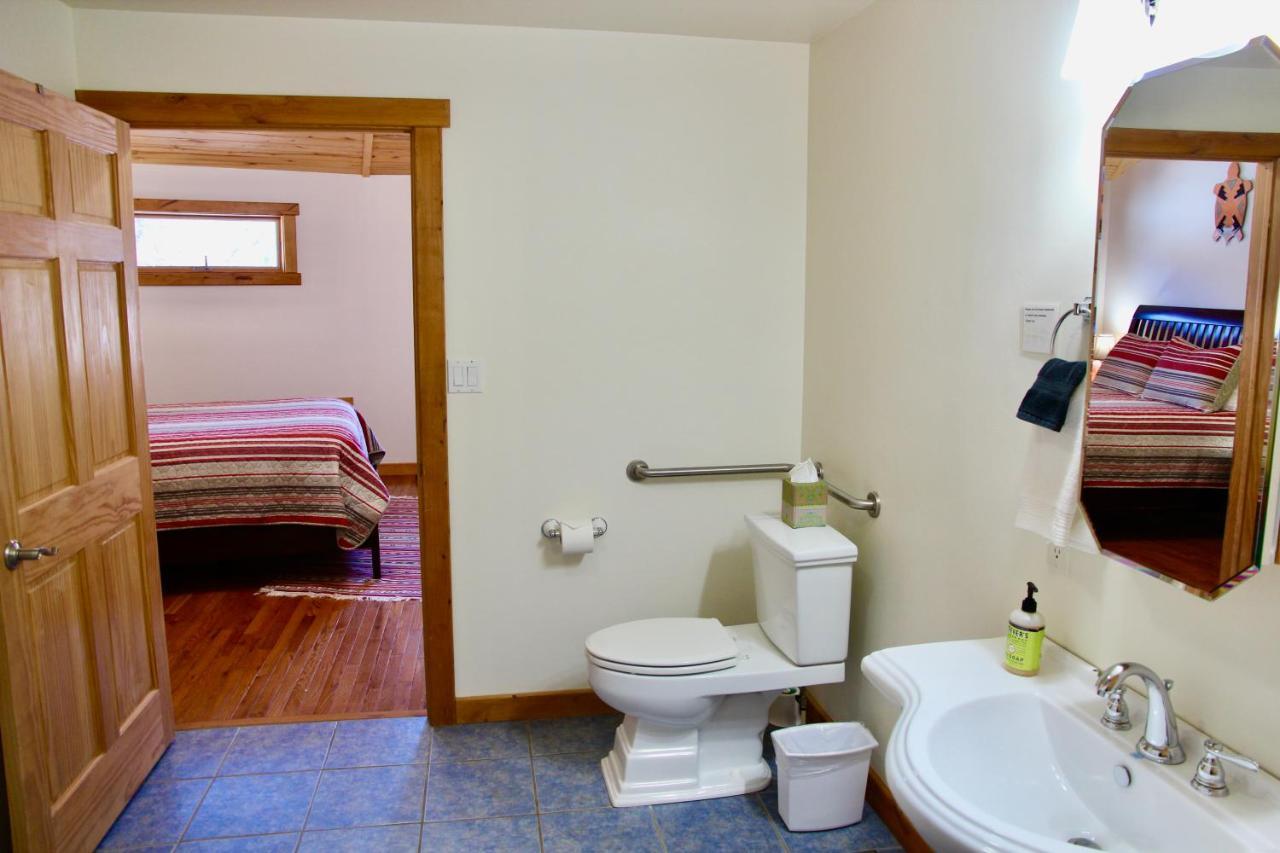 Red Moon Bed & Breakfast