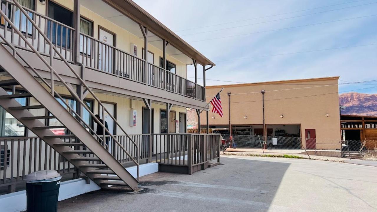 The Virginian Downtown 2*