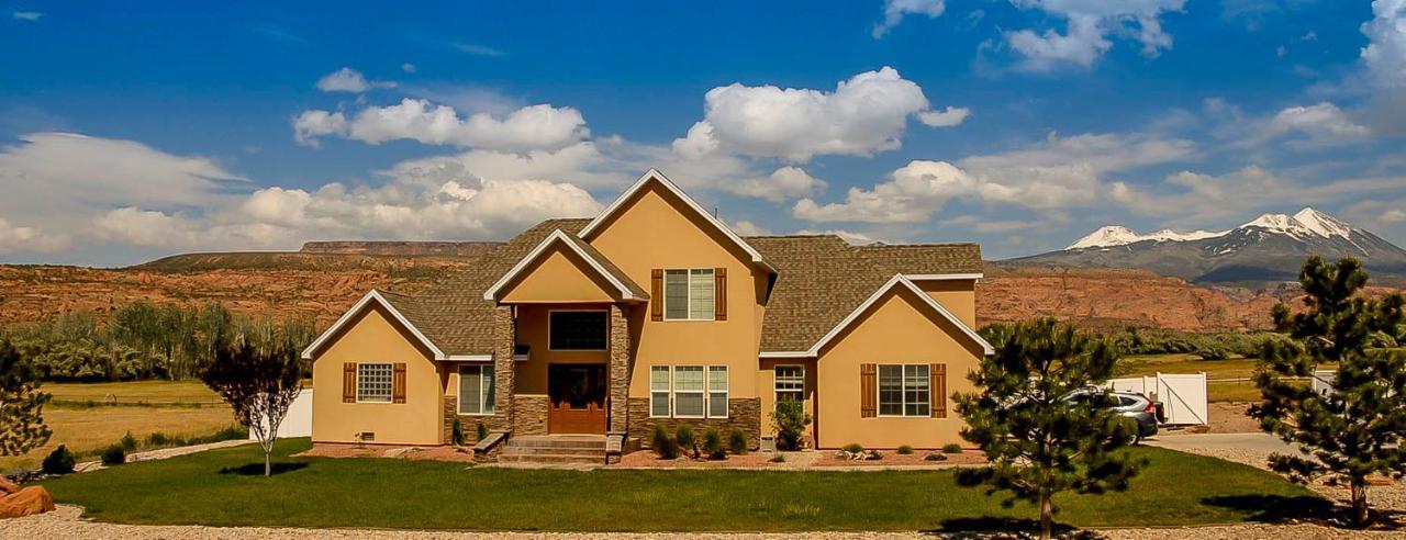 Desert Home, 4 Bedroom Private House, Sleeps 10, Pet Friendly Moab